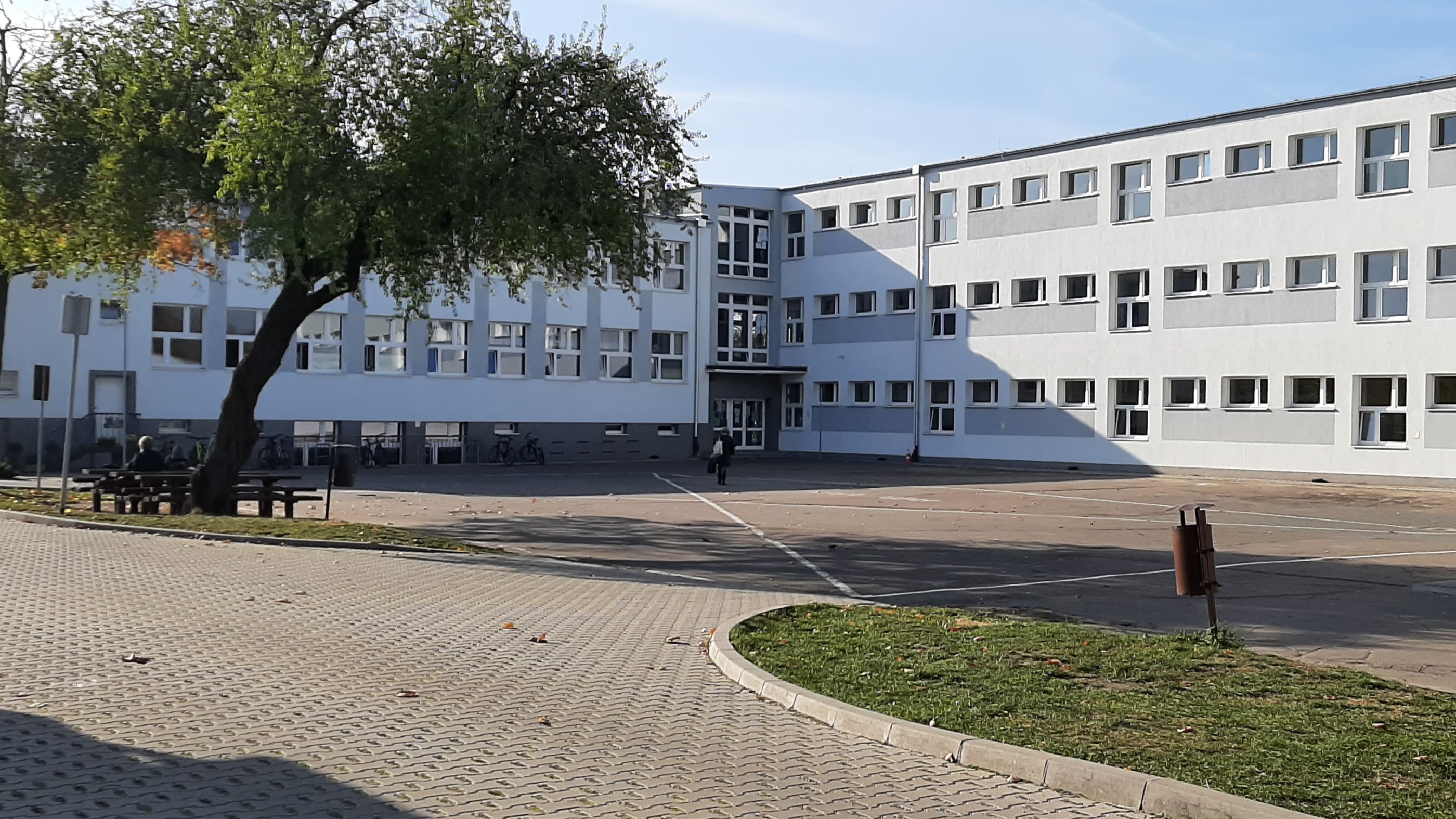 Wyniki kontroli stanu technicznego budynków szkół ponadpodstawowych w Poznaniu