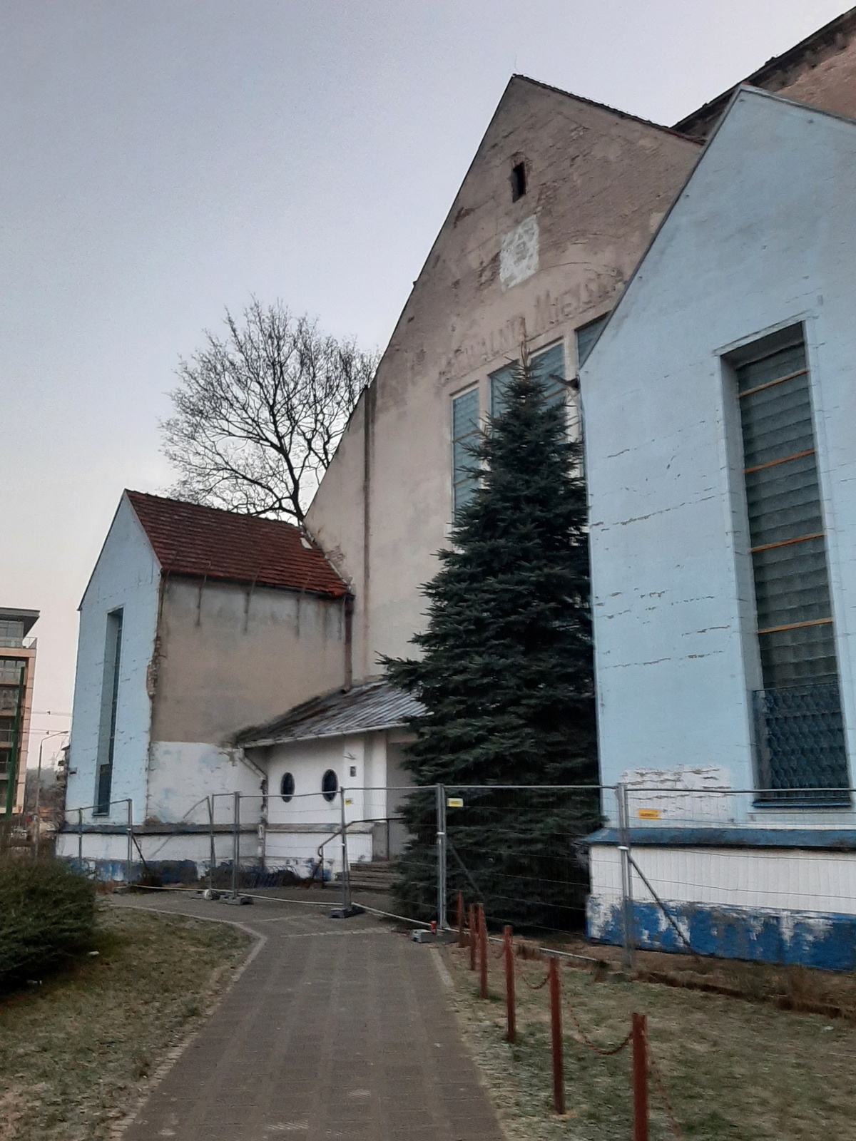Dawna synagoga w Poznaniu, widok od strony głównego wejścia
